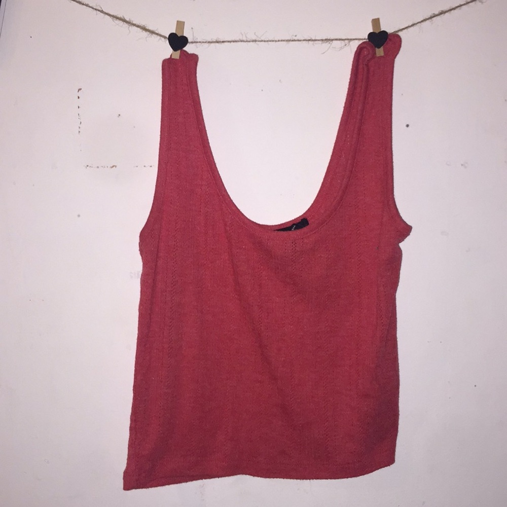 Pinkish-red cropped tank